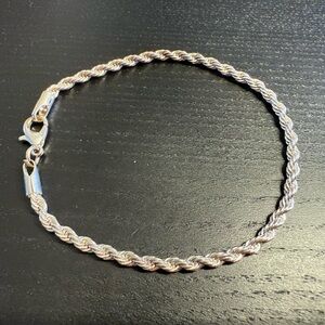 Brand New - Shiny Elegant Silver Rope Chain Bracelet
